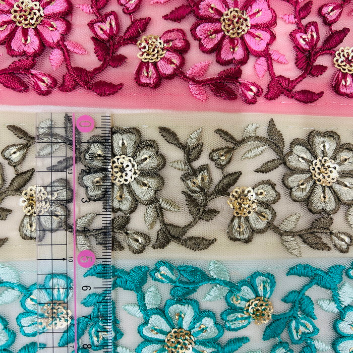 【50cm単位】 刺繍リボン シックでエレガント 同色糸で紡ぐ花柄 華やか刺繡リボン チュール 幅約5cm 230404004