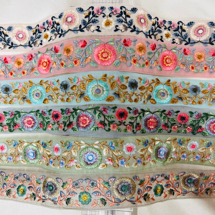 【50cm単位】 刺繍リボン ポップ! カラフル! 鮮やか! 目を惹く可愛らしさ! 刺繡リボン チュール 幅約4.7cm 230404016