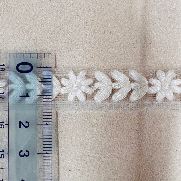 【1m単位】 刺繍リボン ノンスパンコール待望の超細幅! 白い世界 小花の細道 チュール 幅約1.5cm 23040626004
