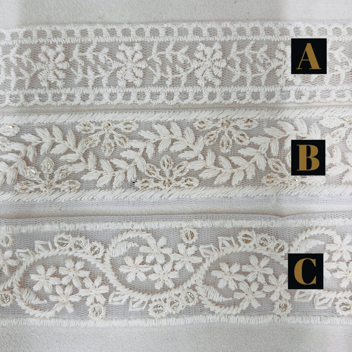 【50cm単位】 刺繍リボン やっとやっと入荷 柔らかオフホワイト チュール ノンスパンコール 幅約2.7cm~約3.3cm 23040626005
