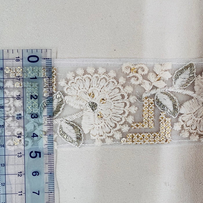 【50cm単位】 刺繍リボン ホワイトの世界 クジャクのような 大輪の花 チュール 幅約4.7cm 23040626007