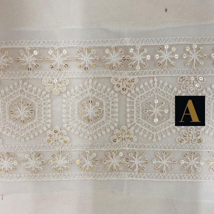 【50cm単位】 刺繍リボン 超太幅 キラキラの世界 まるで雪の結晶 ホワイト チュール 幅約12.2cm 23040626009