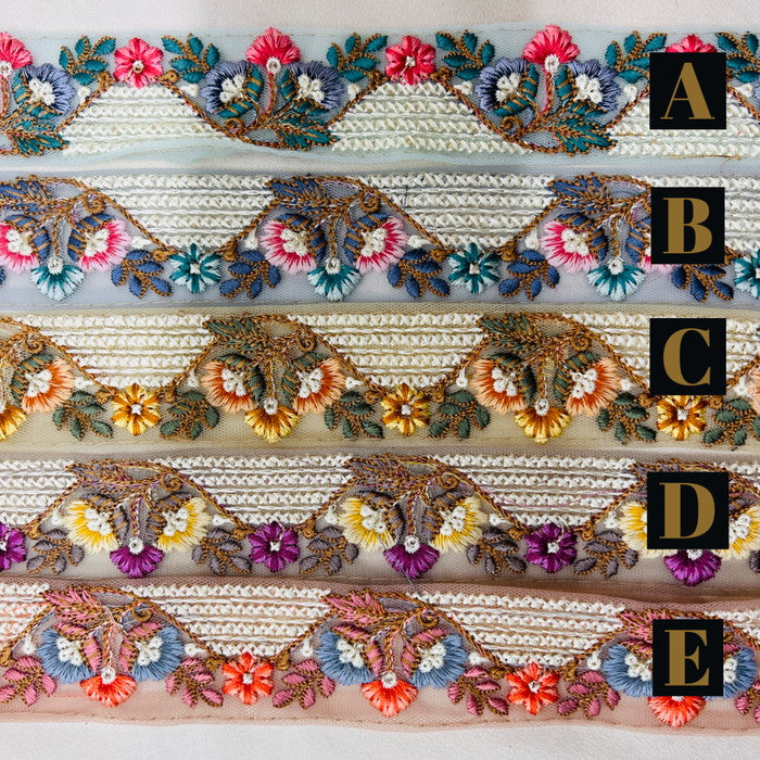 【50cm単位】 刺繍リボン 湖畔に咲く 花のように 色とりどりの 小花たち インド刺繡リボン チュール 幅約3.9cm 230529002