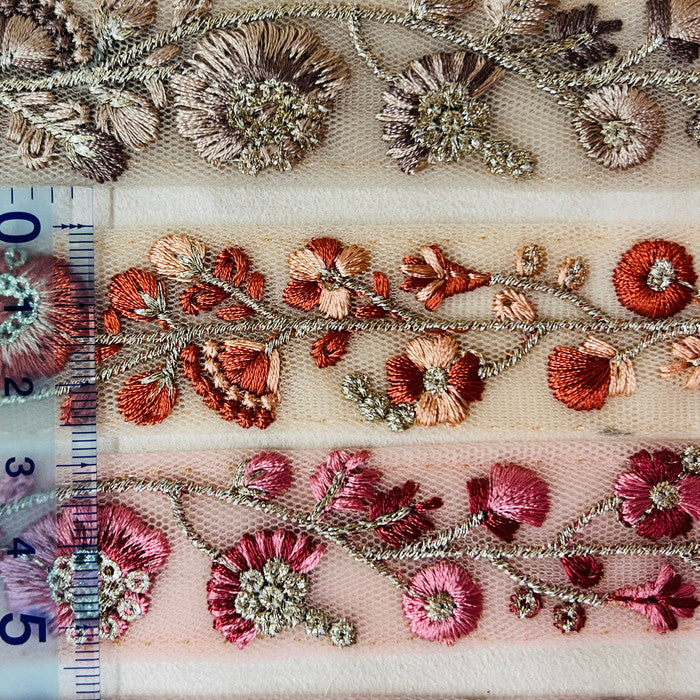 【50cm単位】 刺繍リボン 店頭でも大人気 同系色の花柄 洗練された美しさ 細幅 インド刺繡リボン チュール 幅約2.7cm 230529006