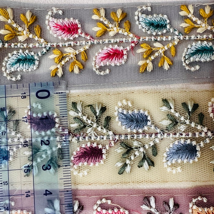 【50cm単位】 刺繍リボン 中間色が今どき 初恋の予感 そっと花咲く インド刺繡リボン チュール 幅約3.9cm 230529009