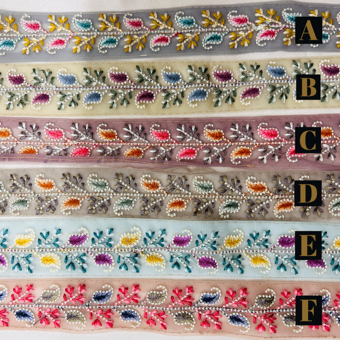 【50cm単位】 刺繍リボン 中間色が今どき 初恋の予感 そっと花咲く インド刺繡リボン チュール 幅約3.9cm 230529009
