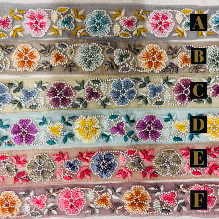 【50cm単位】 刺繍リボン 中間色が今どき 淡い恋の 物語 柔らかい花柄 インド刺繡リボン チュール 幅約3.5cm 230529010