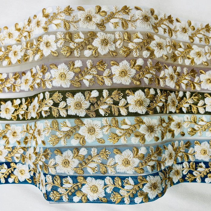 【50cm単位】 刺繍リボン 細幅 ゴールドが煌めく 天の川に浮かぶ お星様の花のように チュール 幅約2.7cm 230610002