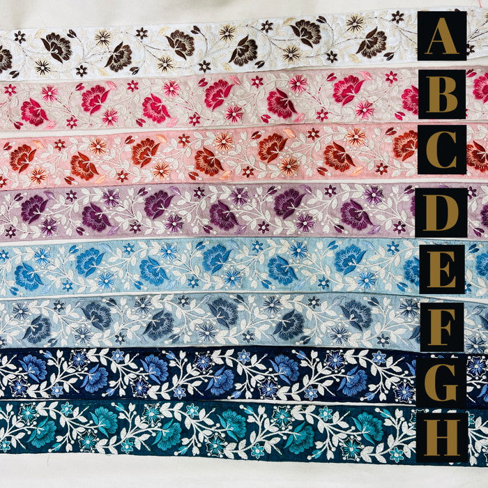 【50cm単位】 刺繍リボン ナチュラルが美しい ボタニカル花柄 同系色 布地 幅約5.3cm 230610003