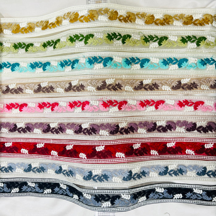 【50cm単位】 刺繍リボン チュールで涼しげ 野山に凛と咲く 花のように チュール ノンスパンコール 幅約5cm 230610005