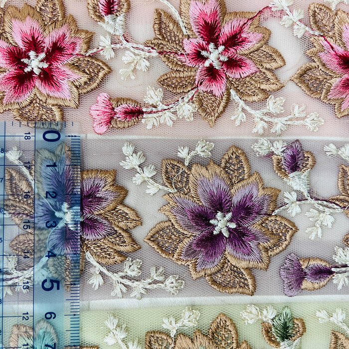 【50cm単位】 刺繍リボン 華やかなデザイン 遅咲きの桜が リボンの中で満開に チュール 幅約5.6cm 230610008