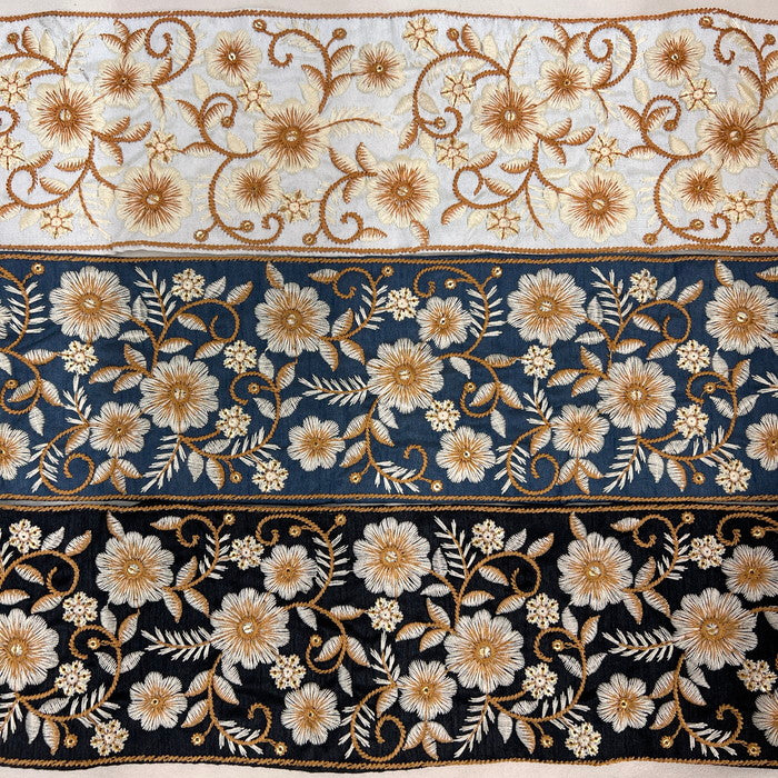 【50cm単位】 刺繍リボン 運命を変える 受け継がれた伝統の唐草の花柄 生地 スパンコール 幅約10cm 230722002
