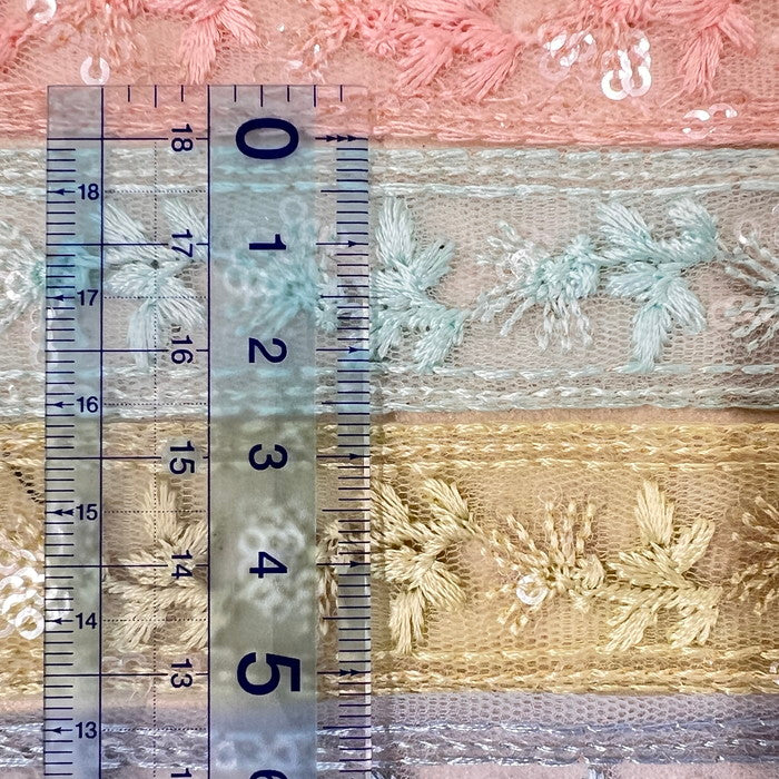 【50cm単位】 刺繡リボン 細幅 スパンコール キラキラ眩しい 幸せ気分のオニタビラコ チュール 幅約2.6cm 230722006
