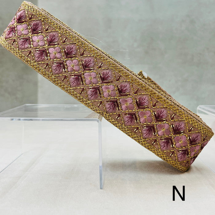 刺繍リボン-【50cm単位】 刺繍リボン 再再再入荷!! キラキラ金糸 大人気格子花柄 布地 幅約4.6cm 230722007-心が躍る刺繍リボン屋 by船場マップ