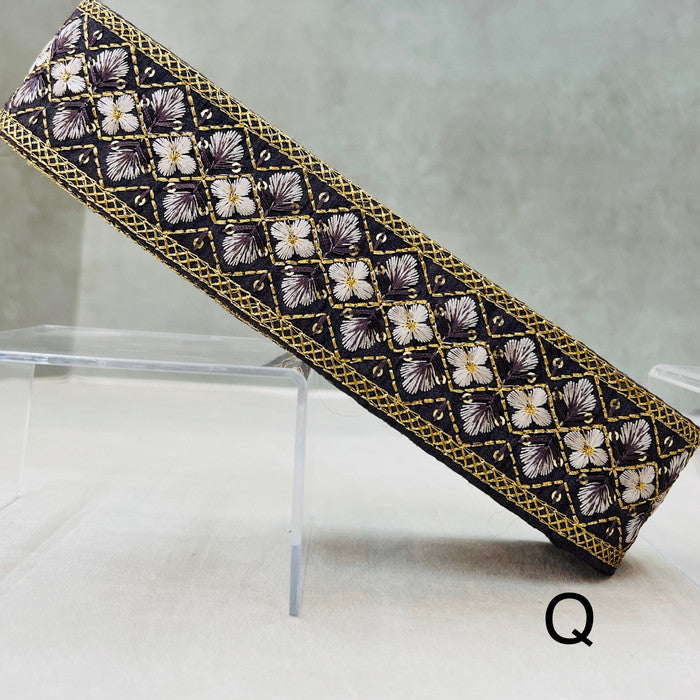 刺繍リボン-【50cm単位】 刺繍リボン 再再再入荷!! キラキラ金糸 大人気格子花柄 布地 幅約4.6cm 230722007-心が躍る刺繍リボン屋 by船場マップ