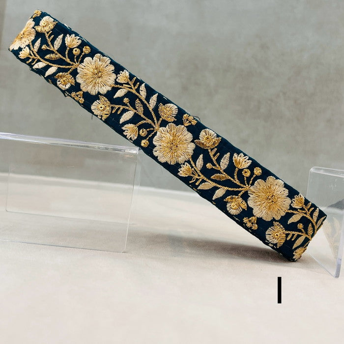 【50cm単位】 刺繍リボン 大人気で再入荷 ゴールド糸で紡ぐ 華やかな花の奏で 刺繍リボン 布地 幅約3.3cm 2308010001