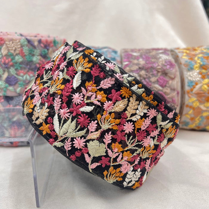 【50cm単位】 刺繍リボン チュールに広がる生い茂るハーブの庭 ノンスパンコール 刺繍リボン チュール 幅約6.5cm 230801001