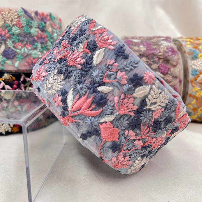 【50cm単位】 刺繍リボン チュールに広がる生い茂るハーブの庭 ノンスパンコール 刺繍リボン チュール 幅約6.5cm 230801001