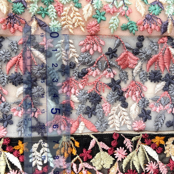 【50cm単位】 刺繍リボン チュールに広がる生い茂るハーブの庭 ノンスパンコール 刺繍リボン チュール 幅約6.5cm 230801001
