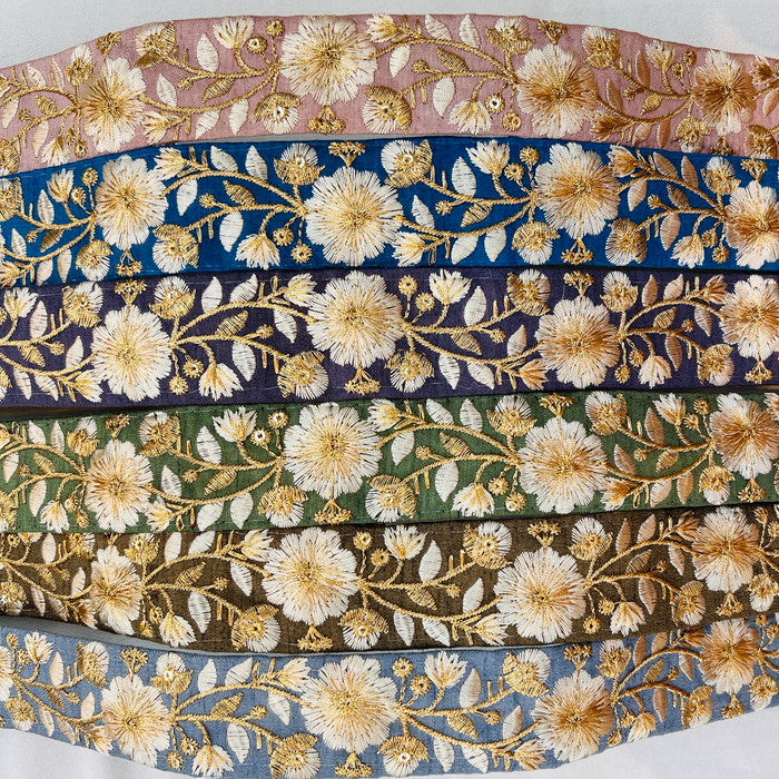 【50cm単位】 刺繍リボン 大人気で再入荷 ゴールド糸で紡ぐ 華やかな花の奏で 刺繍リボン 布地 幅約3.3cm 2308010001