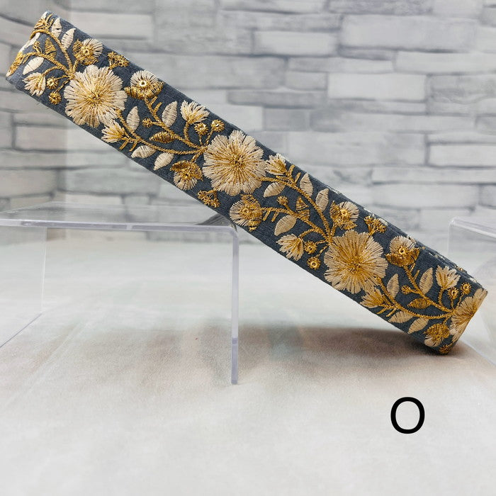【50cm単位】 刺繍リボン 大人気で再入荷 ゴールド糸で紡ぐ 華やかな花の奏で 刺繍リボン 布地 幅約3.3cm 2308010001