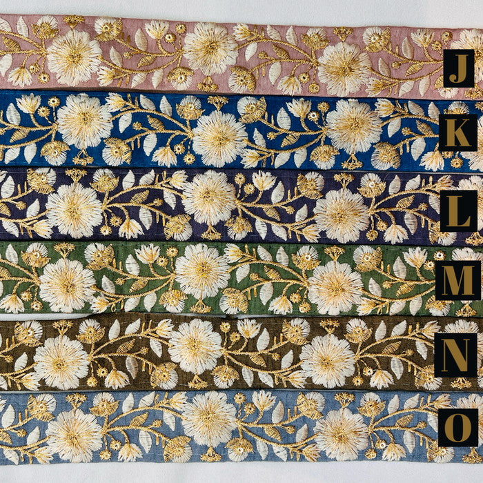 【50cm単位】 刺繍リボン 大人気で再入荷 ゴールド糸で紡ぐ 華やかな花の奏で 刺繍リボン 布地 幅約3.3cm 2308010001
