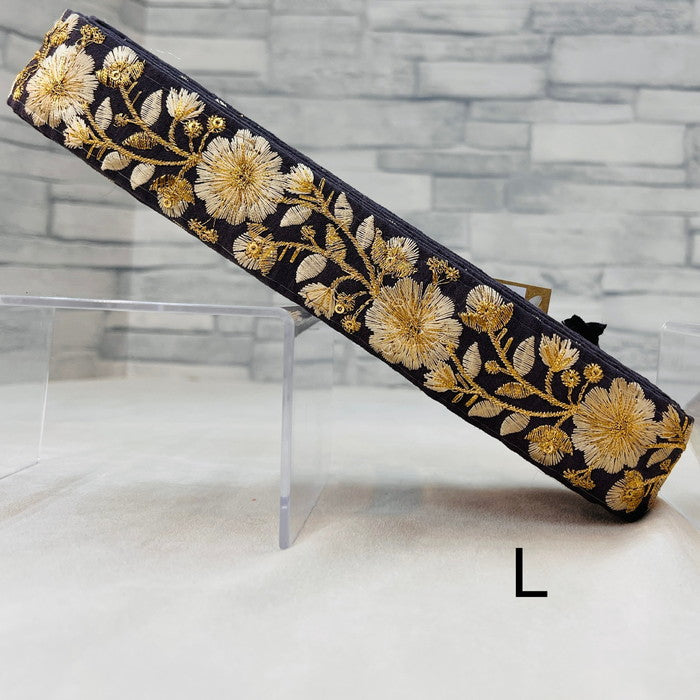 【50cm単位】 刺繍リボン 大人気で再入荷 ゴールド糸で紡ぐ 華やかな花の奏で 刺繍リボン 布地 幅約3.3cm 2308010001