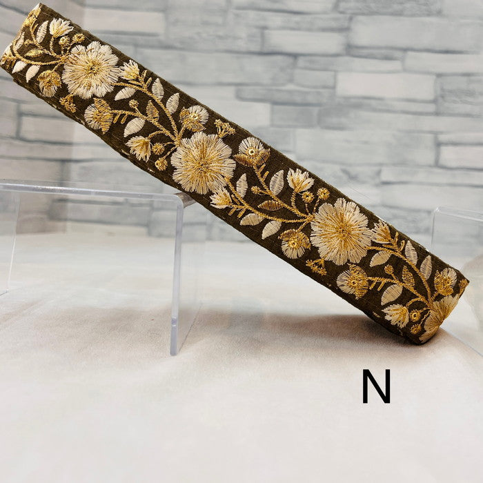 【50cm単位】 刺繍リボン 大人気で再入荷 ゴールド糸で紡ぐ 華やかな花の奏で 刺繍リボン 布地 幅約3.3cm 2308010001