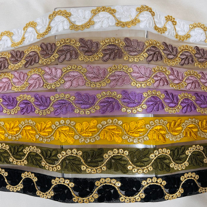 【50cm単位】 刺繍リボン フワフワほわほわ 空に浮かぶ雲のよう 柔らかデザイン 刺繍リボン チュール 幅約2.5cm 230815005