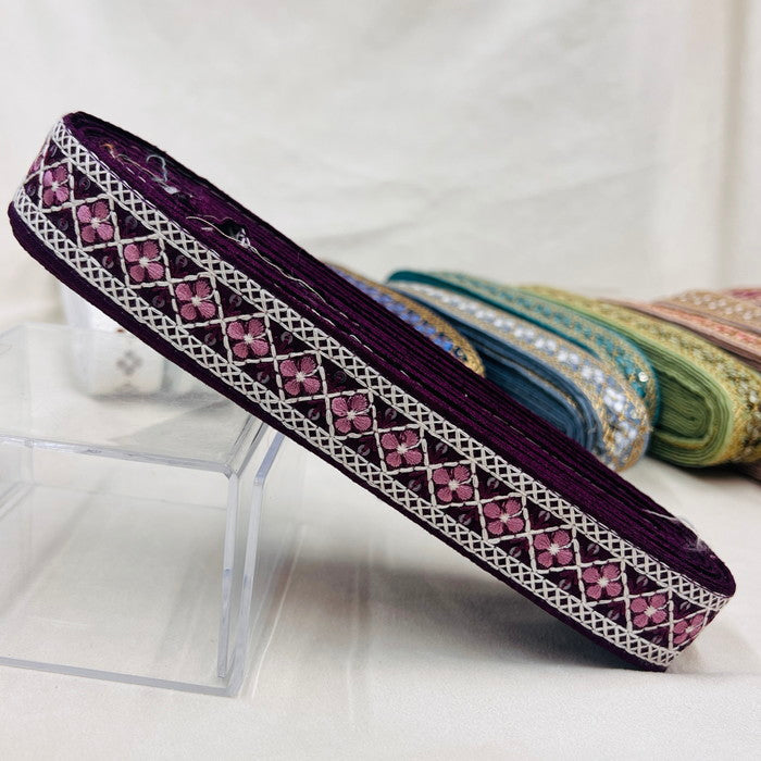 【50cm単位】 刺繍リボン 待望の再再再入荷 格子柄とお花のチェーン 布地 幅約2.7cm~約3.1cm 230929003