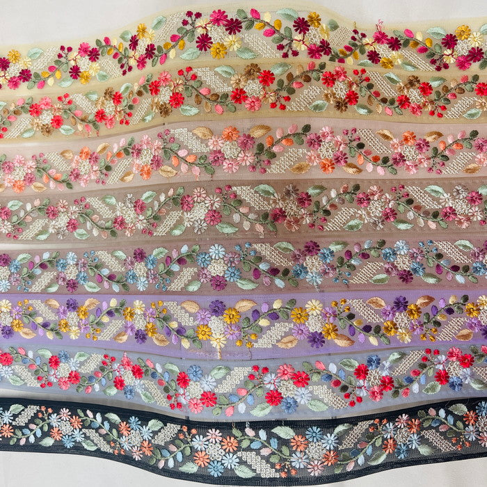 【50cm単位】 刺繍リボン 美しいブーケ 可憐に咲いた コスモスの花束 チュール 幅約3.7cm 230929004