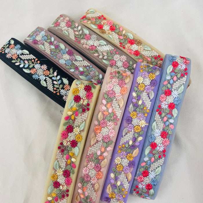 【50cm単位】 刺繍リボン 美しいブーケ 可憐に咲いた コスモスの花束 チュール 幅約3.7cm 230929004