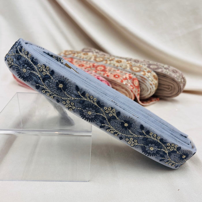 【50cm単位】 刺繍リボン 細幅 輝く星と共に 夜空に咲く 花火の様な花 チュール 幅約3cm 230929005