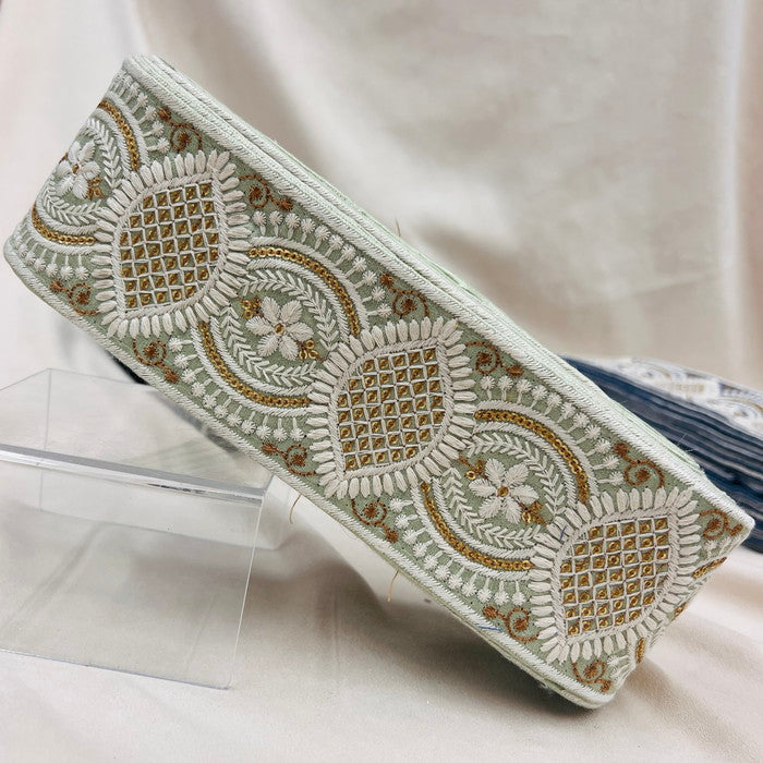 【50cm単位】 刺繍リボン 太幅 エキゾチック 異国の紋様 スパンコールの調べ 布地 幅約7.4cm 230929006
