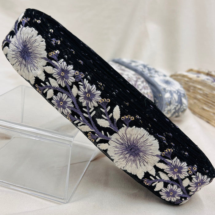 【50cm単位】 刺繍リボン 白銀の世界に咲く 雪の女王が愛する 大輪の花 チュール 幅約4.4cm 230930008