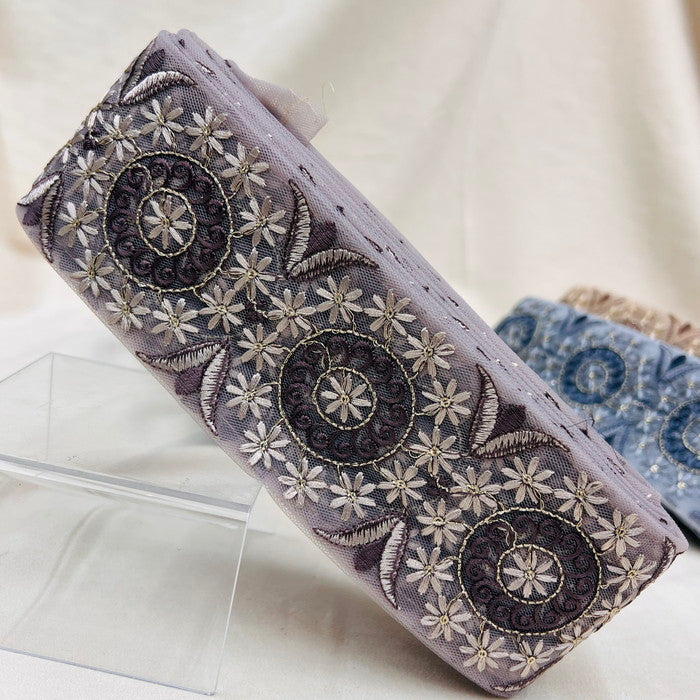 【50cm単位】 刺繍リボン 同系色の刺繡 小花柄のサークル チュール 幅約7.5cm 231003002
