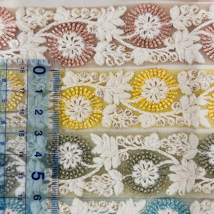 【50cm単位】 刺繍リボン 細幅 輝く氷と共に 雪の世界に咲く 花火の様な花 チュール 幅約2.8cm 231003003