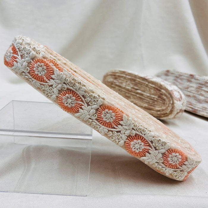 【50cm単位】 刺繍リボン 細幅 輝く氷と共に 雪の世界に咲く 花火の様な花 チュール 幅約2.8cm 231003003