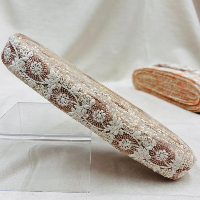 【50cm単位】 刺繍リボン 細幅 輝く氷と共に 雪の世界に咲く 花火の様な花 チュール 幅約2.8cm 231003003