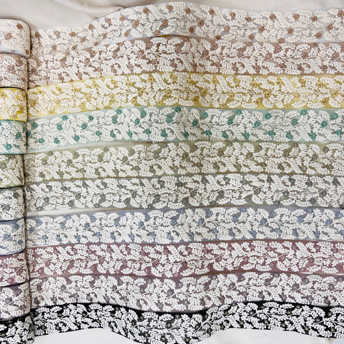 【50cm単位】 刺繍リボン 星の花がキラリ 穏やかに揺れる シルバーリーフ チュール 幅約6.3cm 230930006