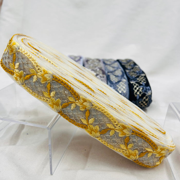 【50cm単位】 刺繍リボン 同系色が美しい 貴婦人が愛する お花のチョーカー チュール 幅約3.7cm 231017004