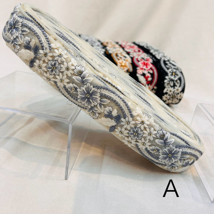 【50cm単位】 刺繍リボン チュール素材 花を背負いたい 手鞠のような花 チュール 幅3.74cm 231204004