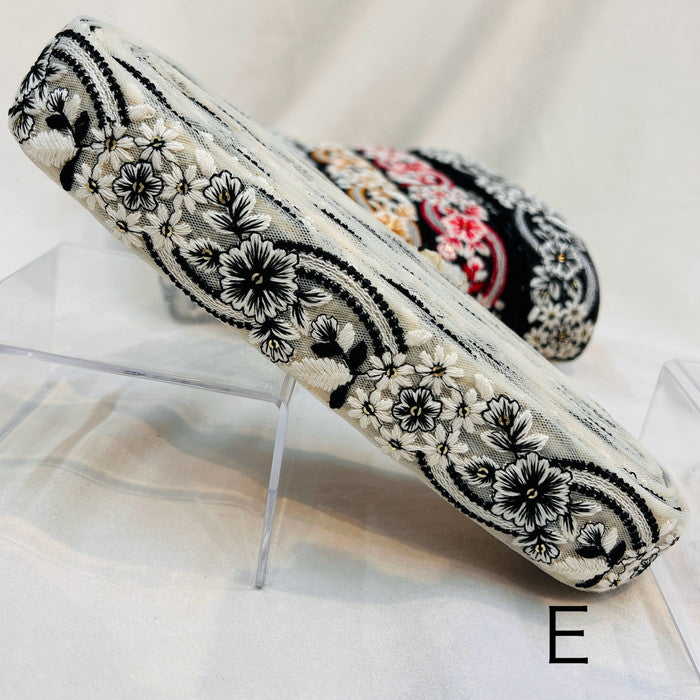 【50cm単位】 刺繍リボン チュール素材 花を背負いたい 手鞠のような花 チュール 幅3.74cm 231204004