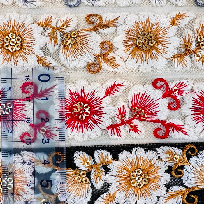 【50cm単位】 刺繍リボン 氷の女王が 愛する 大輪の 雪の花 チュール 幅約3.1cm 231204007