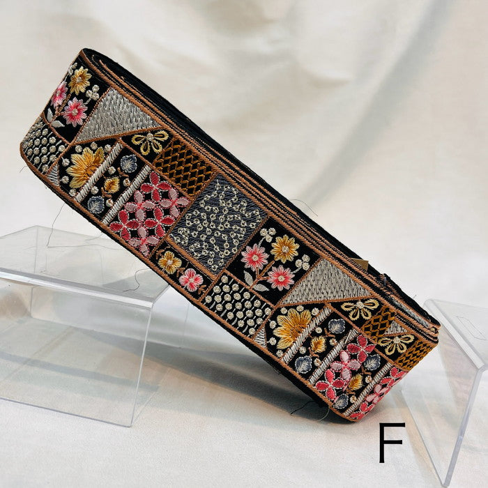 【50cm単位】 刺繍リボン 和と洋の共演 ニュアンスカラー 花柄の額縁 布地 幅約5.8cm 231204008