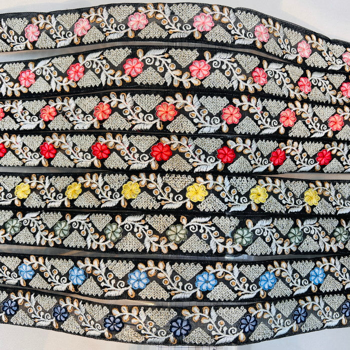 【50cm単位】 刺繍リボン 細幅 繊細な輝き 夜の 水面に 浮かぶ お花の 首飾り チュール 幅約2.8cm 240116005