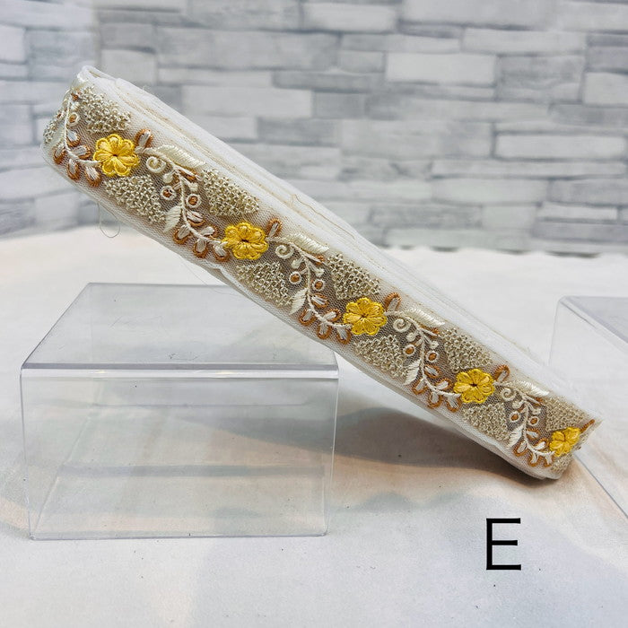 【50cm単位】 刺繍リボン 細幅 繊細な輝き 朝の 水面に 浮かぶ お花の 首飾り チュール 幅約3cm 240116006