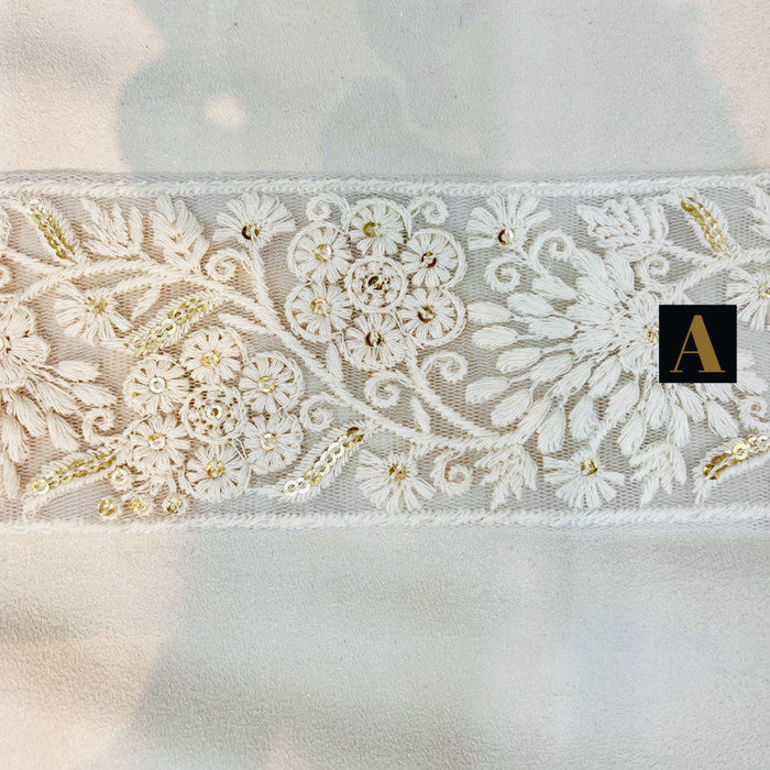【50cm単位】 刺繍リボン ホワイトリボン 美しい花々 優しさのブーケ チュール 幅約6.2cm 240116014