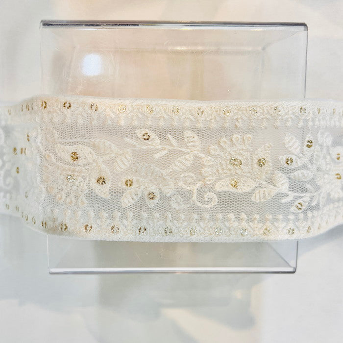 【50cm単位】 刺繍リボン ホワイトリボン 春の足音 蕾の トランペット チュール 幅約5.5cm 240116017