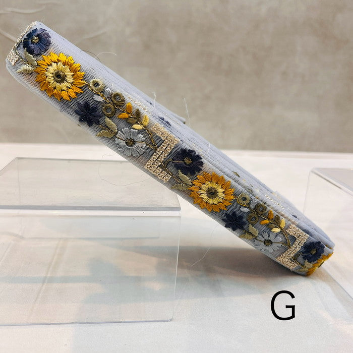 【50cm単位】 刺繍リボン 大空に 憧れて 太陽のように キラキラ輝く花々 チュール 幅約2.6cm 240201002